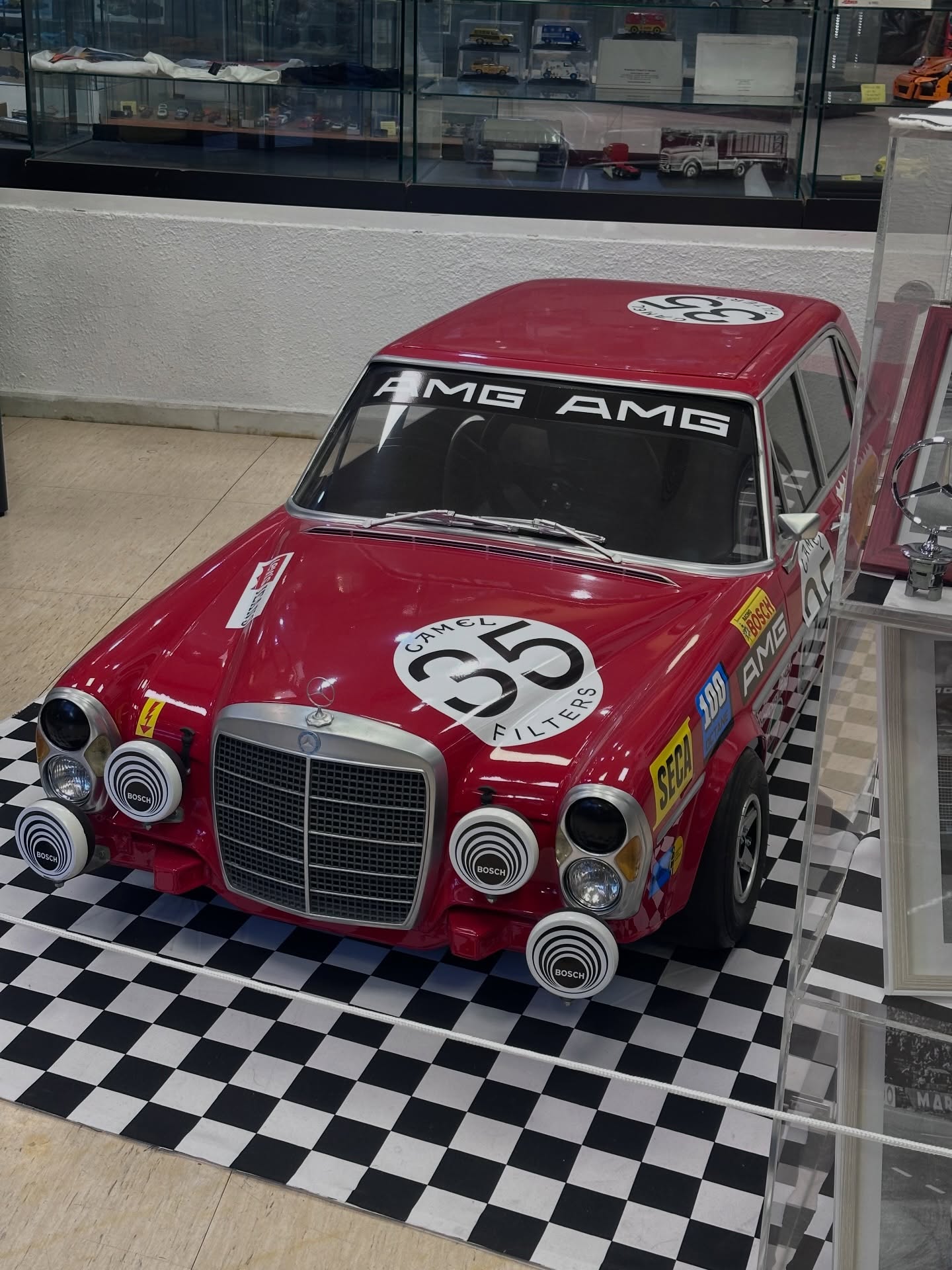 voiture pedales mercedes